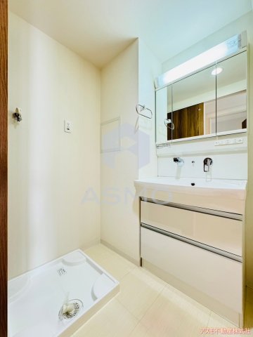 洗面設備　同マンション別部屋　参考写真