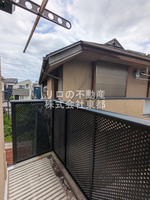 バルコニー　バルコニーがあるので洗濯物を太陽の下で干すことができます♪
