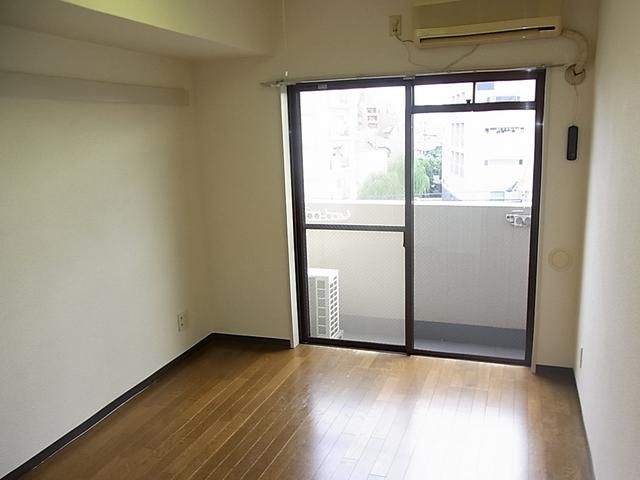 その他部屋・スペース　南向きの明るいお部屋です
