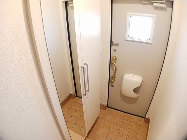 玄関　収納もある玄関です