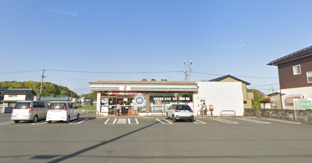 コンビニ　セブンイレブン　菊川下平川店（コンビニ）まで500m