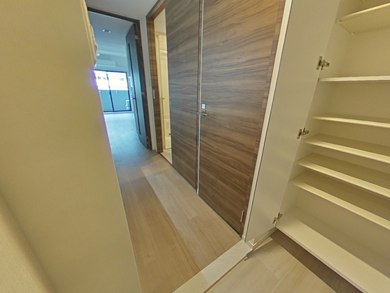 玄関　※別部屋の写真です