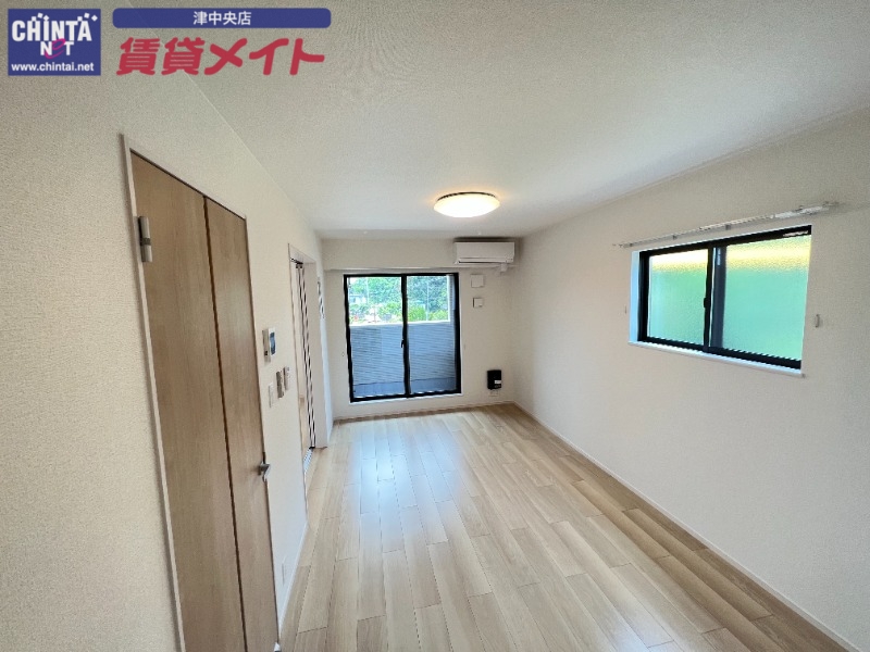 居室・リビング　同タイプの部屋写真です