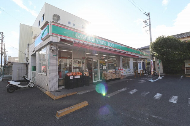 コンビニ　ローソンストア100平野加美北三丁目店（コンビニ）まで185m