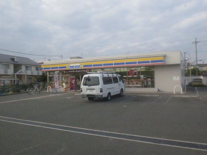 コンビニ　ミニストップ寝屋川中木田町店（コンビニ）まで350m