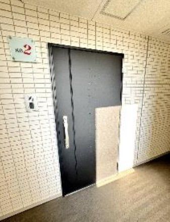 玄関　※同タイプの別のお部屋です。