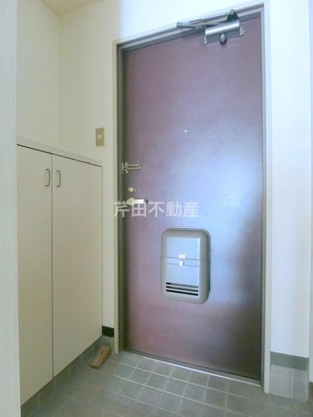 玄関　※写真は別のお部屋のイメージです。現状優先。