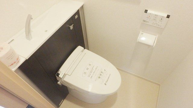 トイレ　お問合せは(株)タウンハウジング東京へ