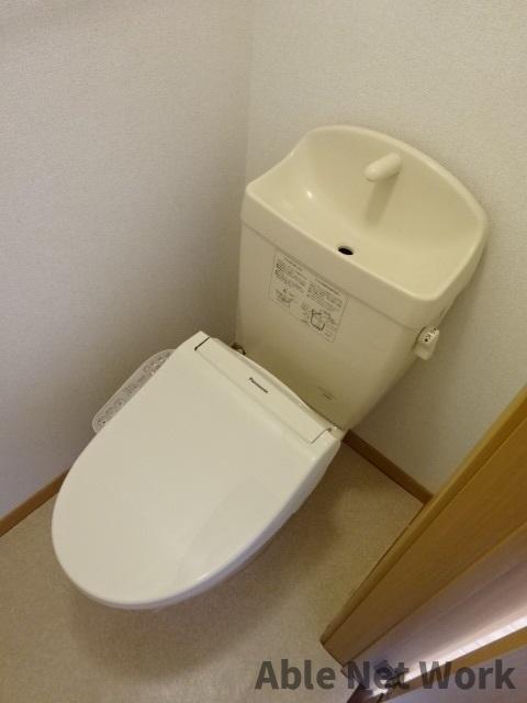 トイレ　温水洗浄便座