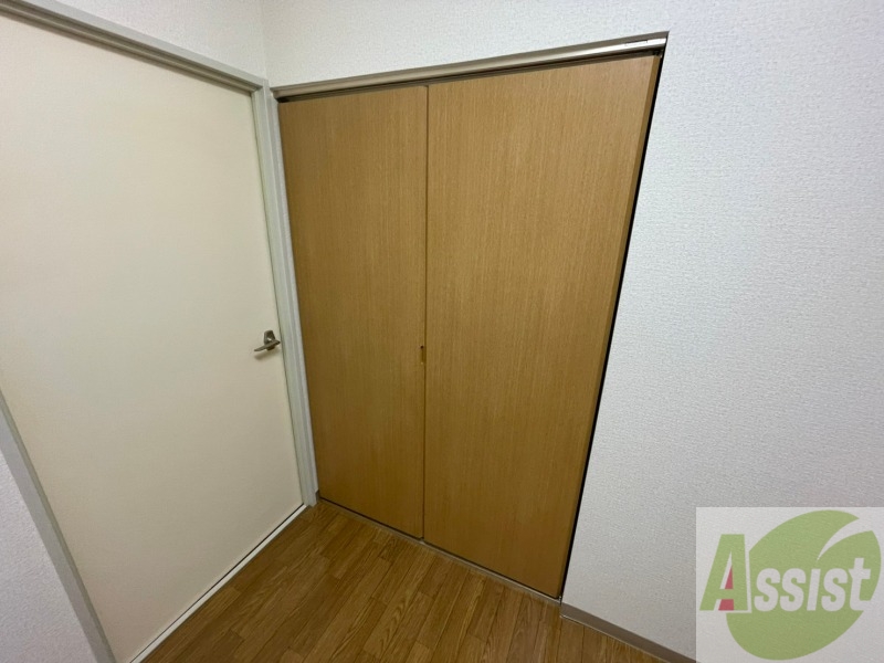 収納　寝室の収納です。部屋がすっきり片付きます。