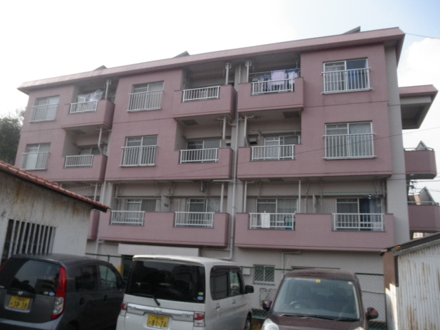 建物外観　間取り反転タイプです