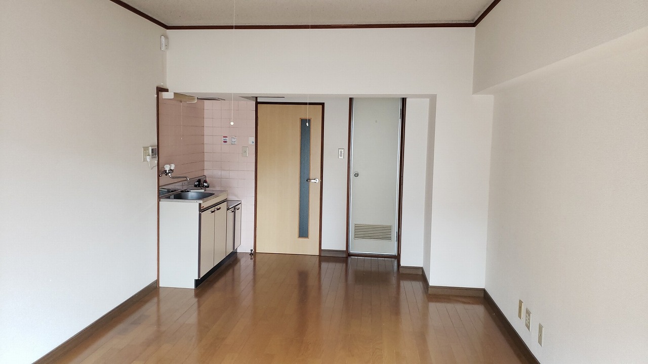居室・リビング　室内写真は実際の部屋と異なります