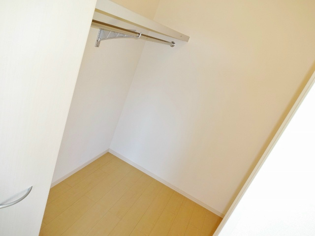 収納　ウォーくインクローゼット