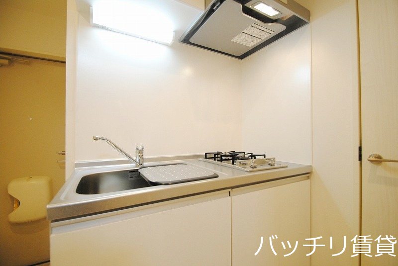 キッチン　別号室タイプの為、現状を優先致します。