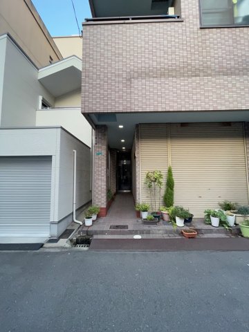ロビー　★ ★ 口コミ２００件以上　評価４.９のお店 ★ ★