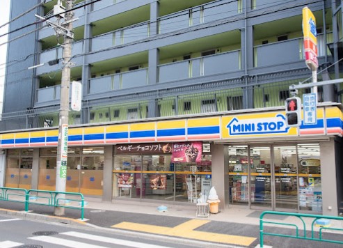 コンビニ　ミニストップ杉並和田店（コンビニ）まで894m