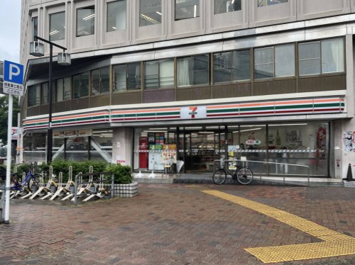 コンビニ　セブンイレブン　名古屋東別院駅南店（コンビニ）まで72m