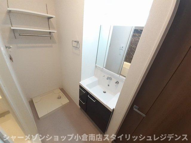 洗面設備　脱衣スペースもあります