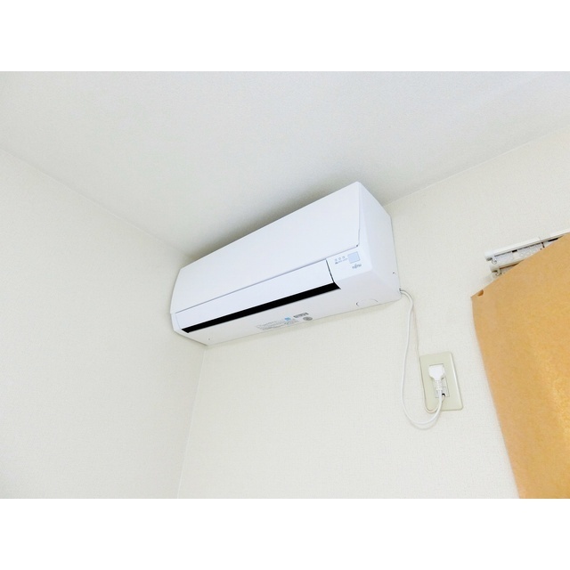 その他　エアコン１基