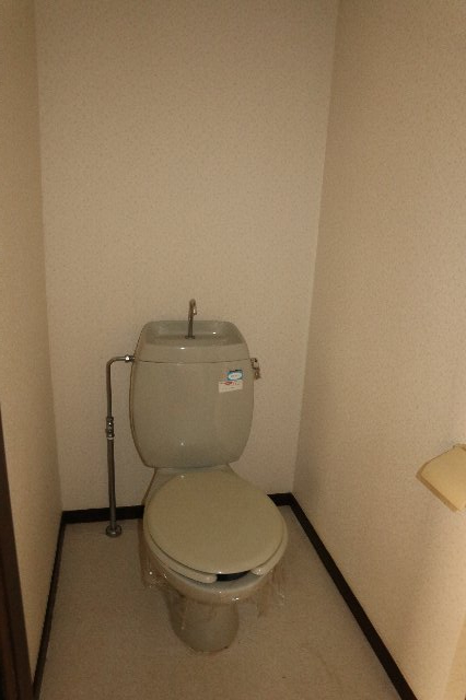 トイレ　清潔感ある御手洗いです。