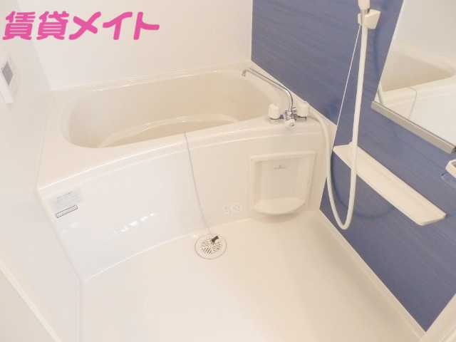 バス・シャワールーム　バス同タイプ部屋写真です。