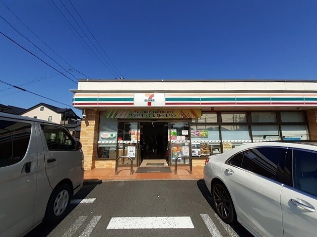 コンビニ　セブンイレブン（コンビニ）まで260m
