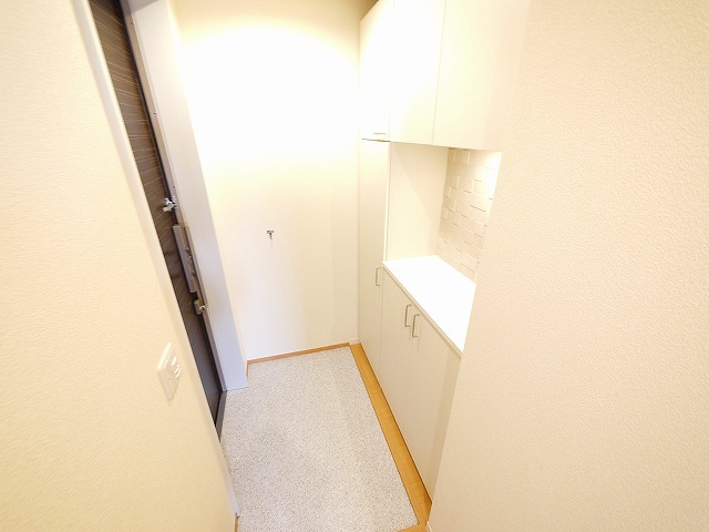 玄関　収納もある玄関です
