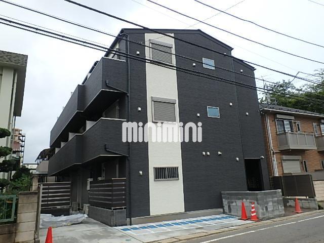 建物外観　木造３階建て