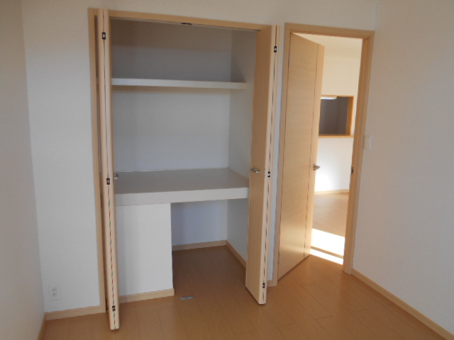 収納　寝室内収納（クローゼット・１間分）完備