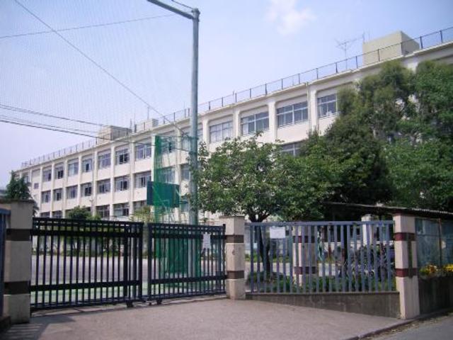 中学校　板橋区立高島第二中学校（中学校）まで562m