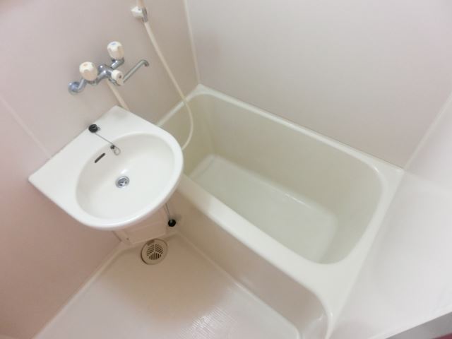 バス・シャワールーム　お風呂です