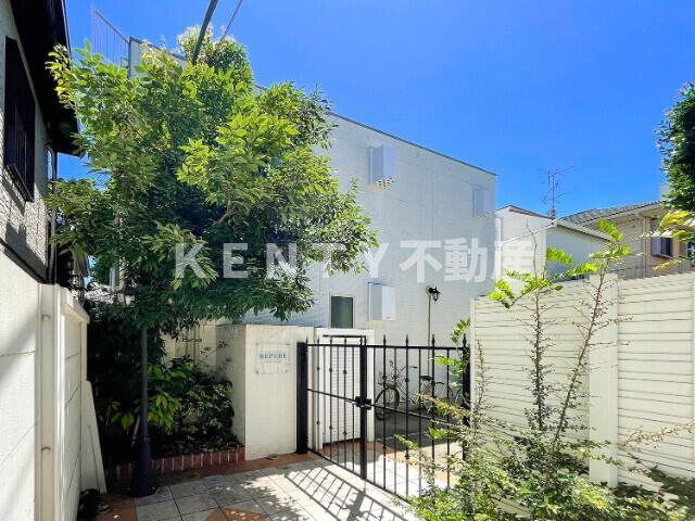 建物外観　落ち着いた雰囲気の外観です