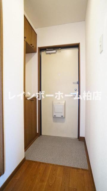 玄関　シューズボックスがあります