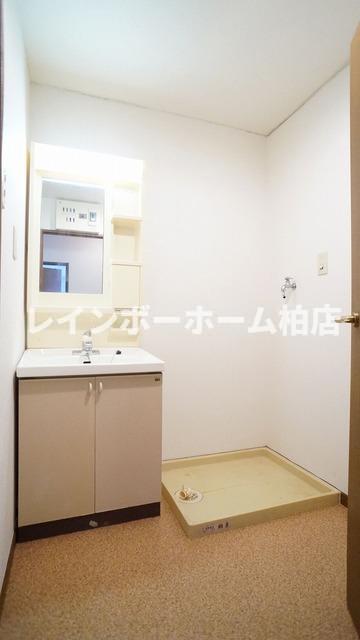 洗面設備　独立洗面台です