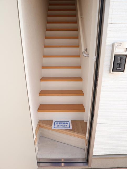 玄関　玄関　※同物件・同仕様画像