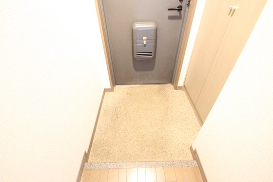 玄関　※別部屋の写真です