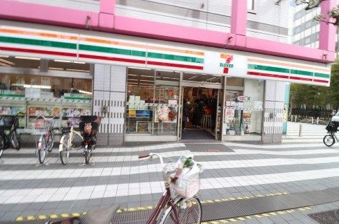 コンビニ　セブンイレブン（コンビニ）まで197m