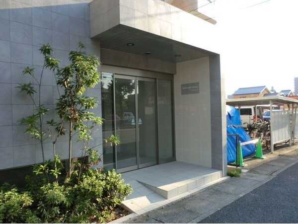 エントランス　名古屋で一番初期費用の安い賃貸専門の不動産会社です(^^)