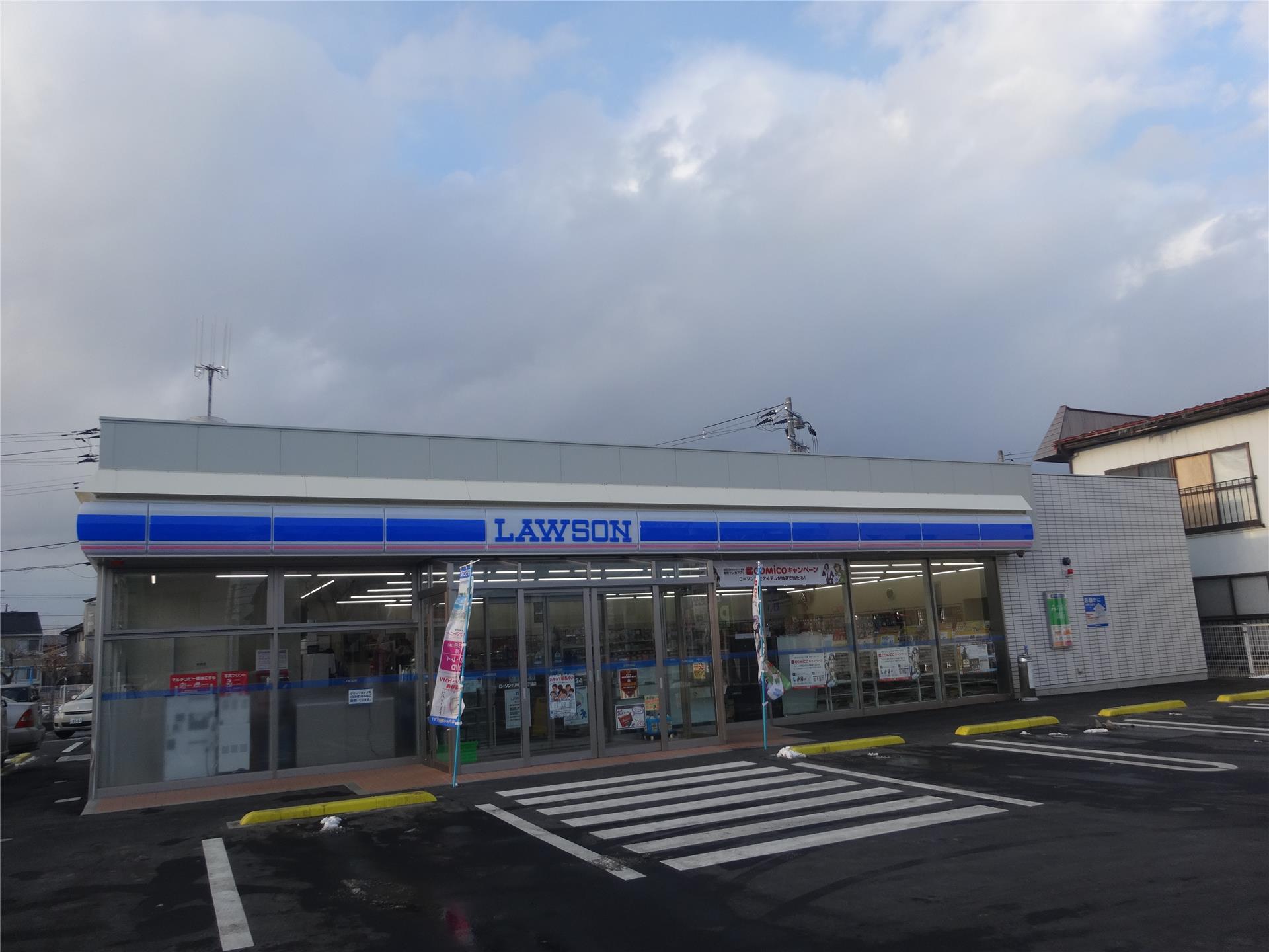 コンビニ　ローソン八戸柏崎六丁目店（コンビニ）まで307m