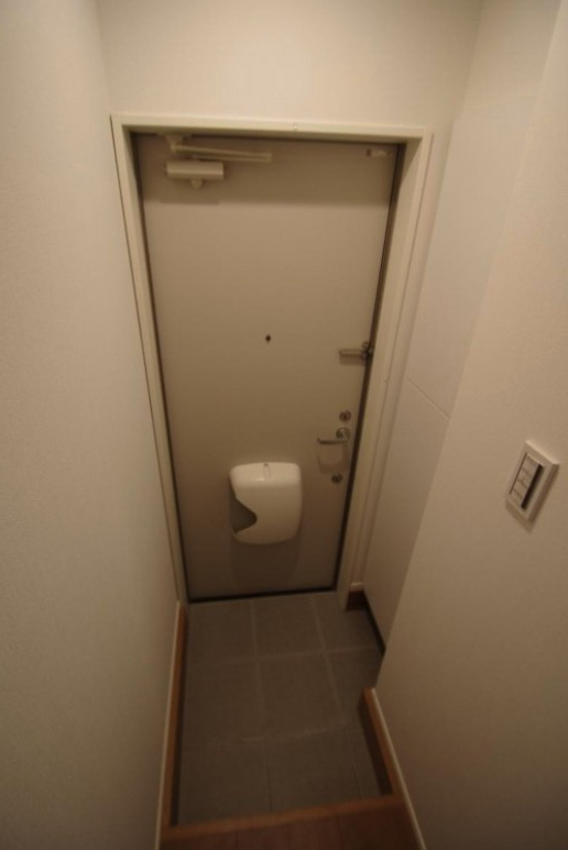 玄関　※同施工会社参考写真※