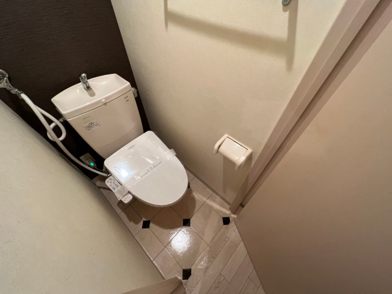 トイレ　ウォシュレット機能がついたトイレ。安心して使用できますね。