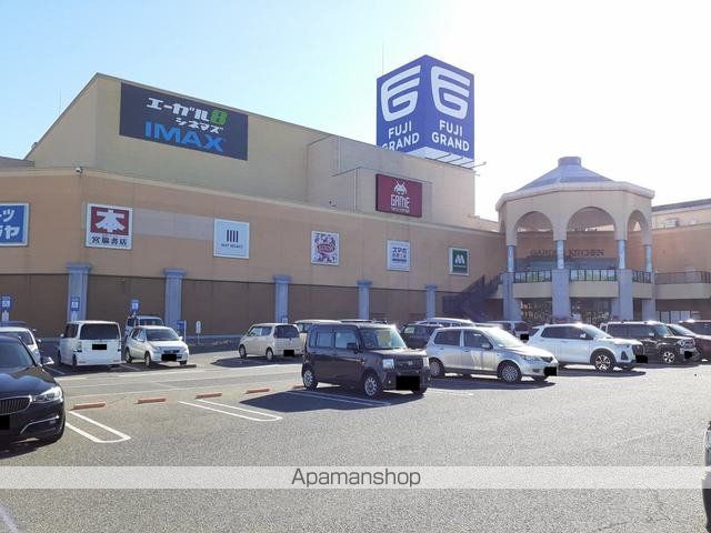 ショッピングセンター　フジグラン神辺（ショッピングセンター）まで700m