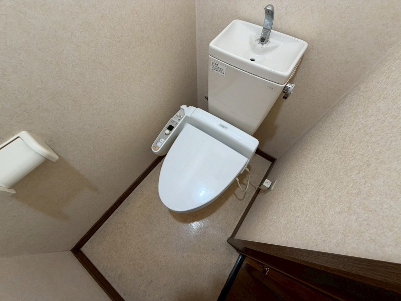 トイレ　トイレです。ウォシュレット付を探している方、おすすめです。