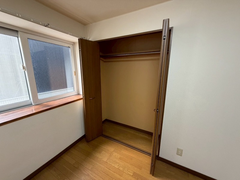 収納　寝室の収納です。部屋がすっきり片付きます。