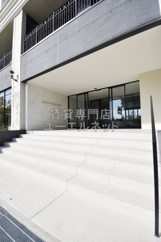 エントランス　オートロック完備