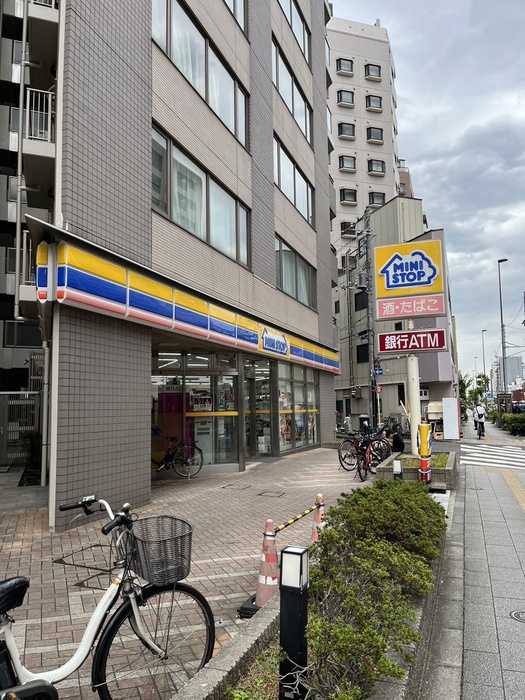 コンビニ　物件（コンビニ）まで1200m