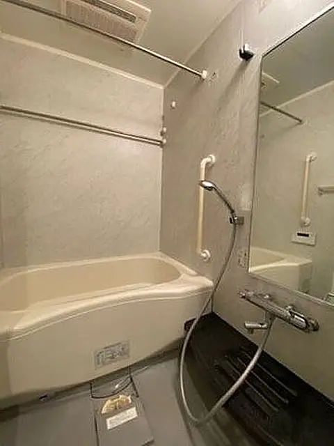 バス・シャワールーム　写真は同タイプ住居です。