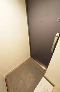 玄関　写真は同タイプ住居です。