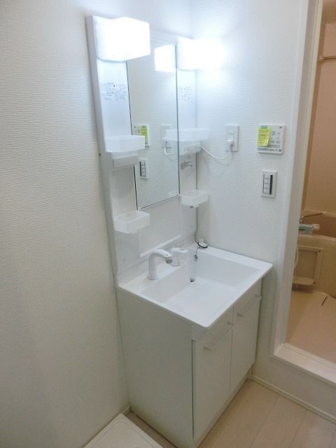 洗面設備　便利な独立洗面台
