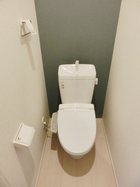 トイレ　温水洗浄機能付きトイレ